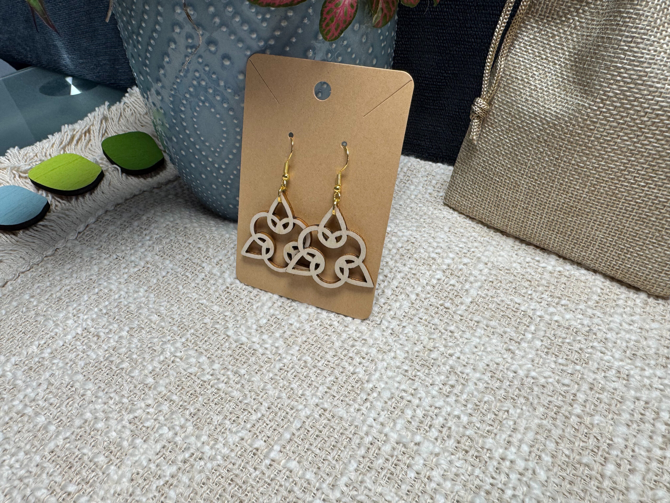 Bijou en bois artisanal Atelier d’Arts – fabrication vosgienne