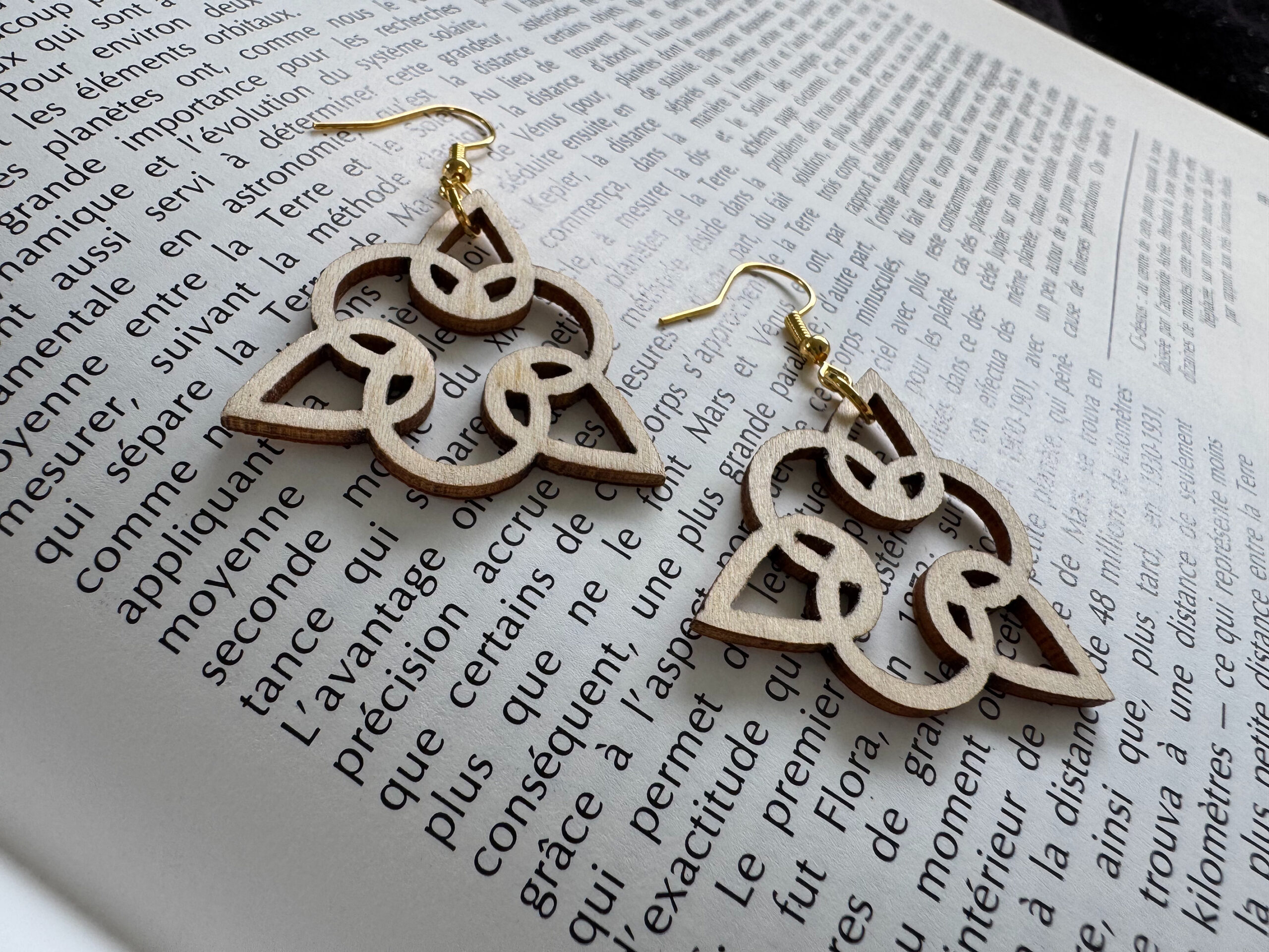 Bijou en bois artisanal Atelier d’Arts – fabrication vosgienne