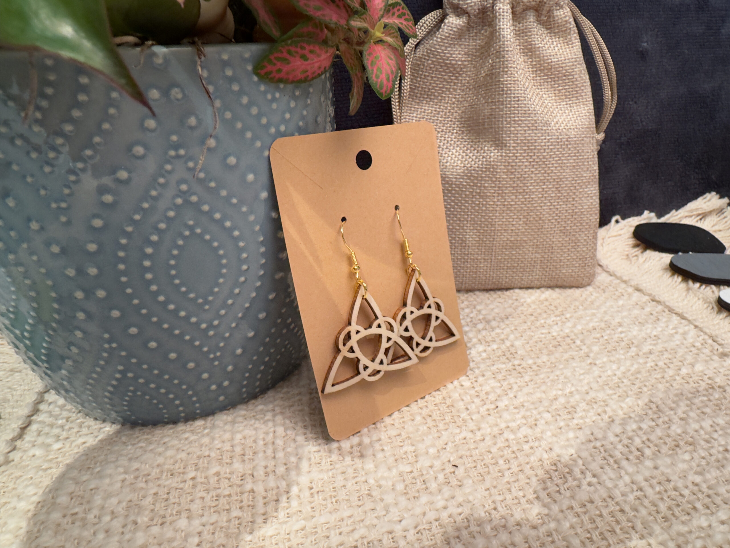 Bijou en bois artisanal Atelier d’Arts – fabrication vosgienne