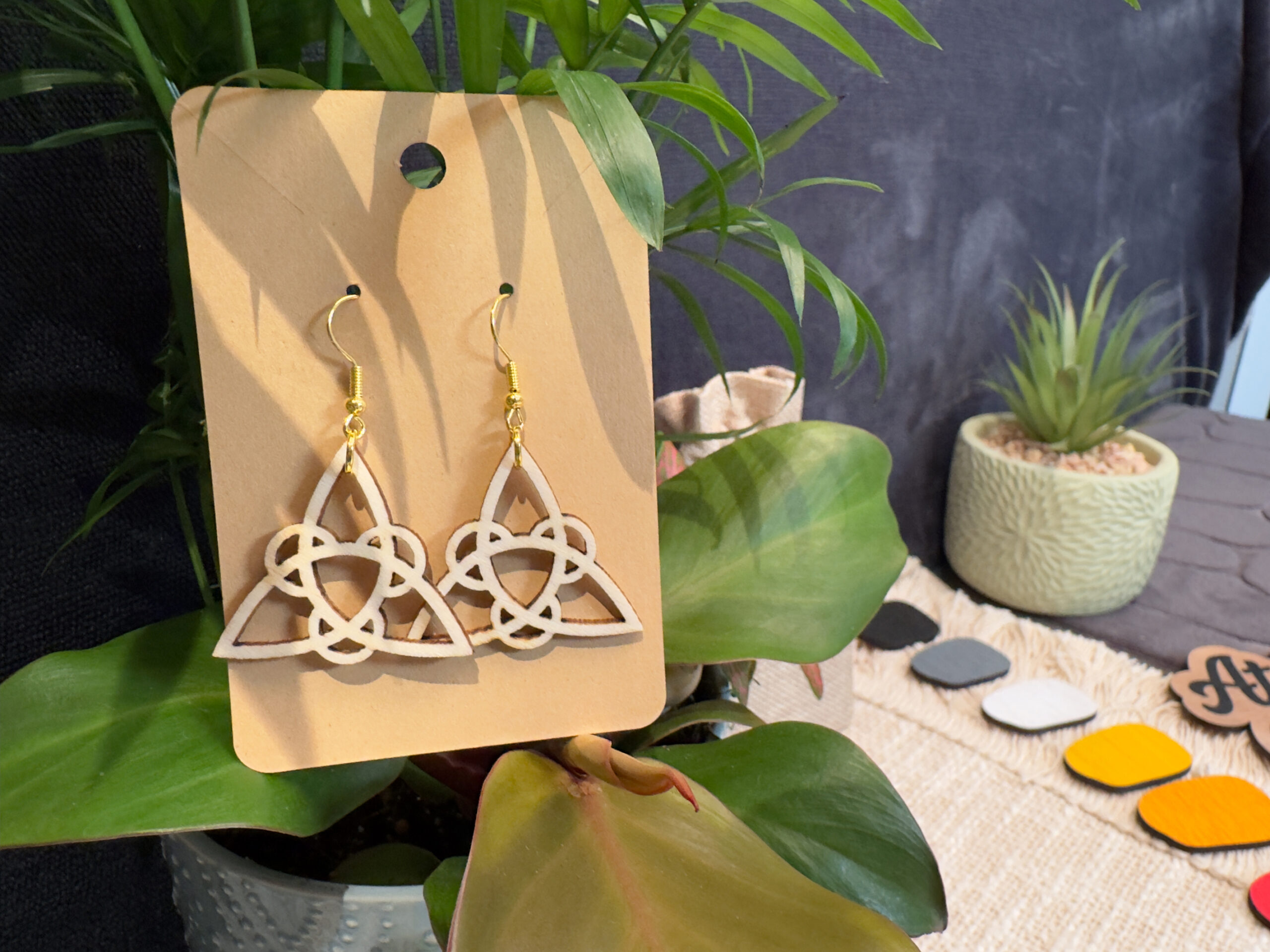 Bijou en bois artisanal Atelier d’Arts – fabrication vosgienne