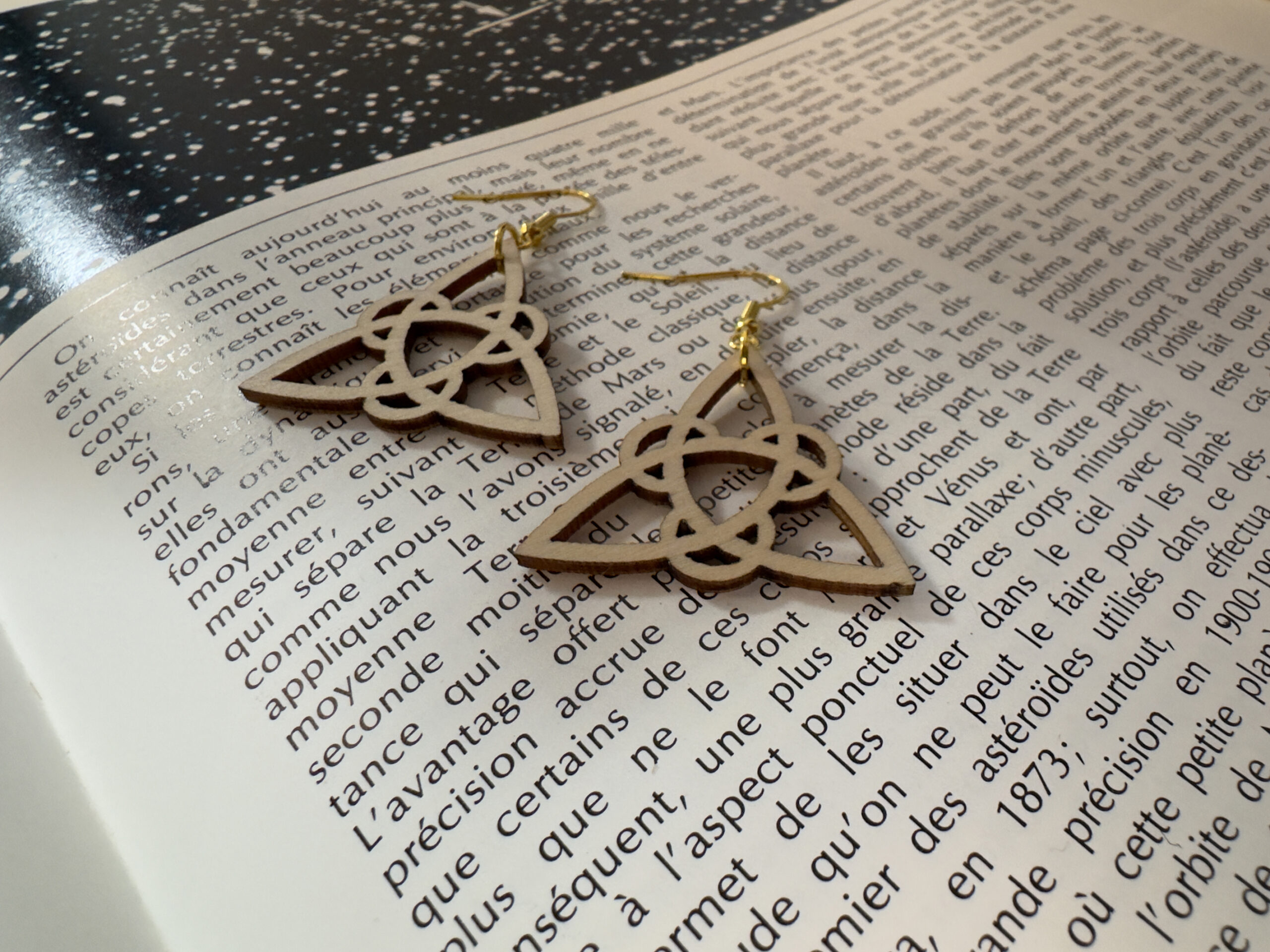 Bijou en bois artisanal Atelier d’Arts – fabrication vosgienne